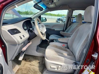 Zdjęcie 7 z 13 samochodu: 2014 TOYOTA SIENNA LE VIN:5TDKK3DC6ES448689 - miniatura