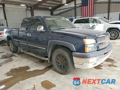 Czwarte zdjęcie samochodu z boku: 2005 CHEVROLET SILVERADO K1500 VIN:2GCEK19B451312201 - miniatura
