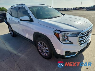 Czwarte zdjęcie samochodu z boku: 2022 GMC TERRAIN SLT VIN:3GKALVEV4NL291517 - miniatura