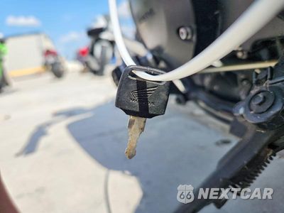 Zdjęcie 8 z 10 samochodu: 2018 HONDA VT750 C VIN:JH2RC5001JK400125 - miniatura