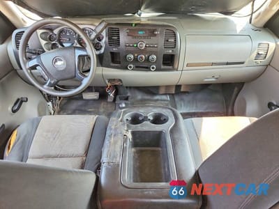 Zdjęcie 8 z 12 samochodu: 2007 CHEVROLET SILVERADO K2500 HEAVY DUTY VIN:1GCHK29K67E505745 - miniatura