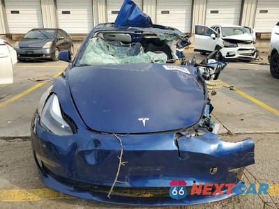 Piąte zdjęcie samochodu w środku: 2022 TESLA MODEL 3 VIN:5YJ3E1EA3NF187359 - miniatura