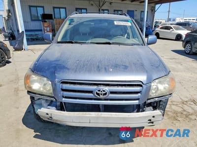 Piąte zdjęcie samochodu w środku: 2005 TOYOTA HIGHLANDER LIMITED VIN:JTEDP21A550054770 - miniatura