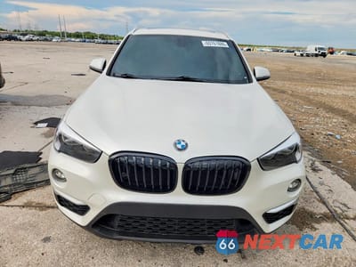 Piąte zdjęcie samochodu w środku: 2016 BMW X1 XDRIVE28I VIN:WBXHT3C34GP881095 - miniatura