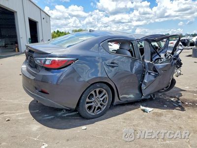 Trzecie zdjęcie samochodu z tyłu: 2019 TOYOTA YARIS LE VIN:3MYDLBYV0KY508421 - miniatura