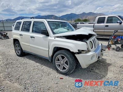 Czwarte zdjęcie samochodu z boku: 2007 JEEP PATRIOT LIMITED VIN:1J8FF48WX7D330359 - miniatura