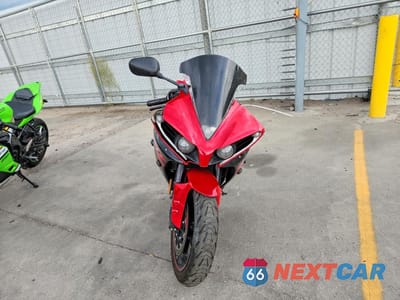 Drugie zdjęcie samochodu z przodu: 2013 YAMAHA YZFR1 VIN:JYARN23E9DA014521 - miniatura