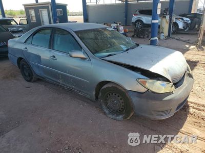 Czwarte zdjęcie samochodu z boku: 2005 TOYOTA CAMRY LE VIN:4T1BE30K25U985507 - miniatura