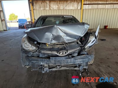 Piąte zdjęcie samochodu w środku: 2016 HYUNDAI ELANTRA VALUE EDITION VIN:KMHDH4AE2GU481962 - miniatura