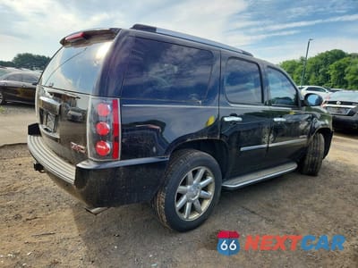 Trzecie zdjęcie samochodu z tyłu: 2012 GMC YUKON DENALI VIN:1GKS2EEF7CR297236 - miniatura