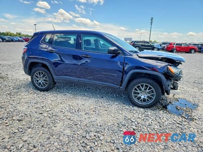 Czwarte zdjęcie samochodu z boku: 2020 JEEP COMPASS SPORT VIN:3C4NJDAB3LT118366 - miniatura