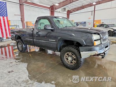 Czwarte zdjęcie samochodu z boku: 2003 CHEVROLET SILVERADO K2500 HEAVY DUTY VIN:1GCHK24U13E326905 - miniatura