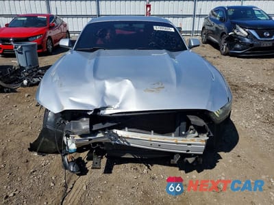 Piąte zdjęcie samochodu w środku: 2016 FORD MUSTANG VIN:1FA6P8AM4G5332290 - miniatura