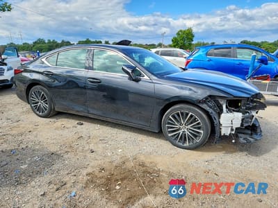 Czwarte zdjęcie samochodu z boku: 2022 LEXUS ES 250 BASE VIN:58AD11D14NU008260 - miniatura