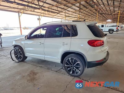 Drugie zdjęcie samochodu z przodu: 2014 VOLKSWAGEN TIGUAN S VIN:WVGBV3AX8EW558685 - miniatura