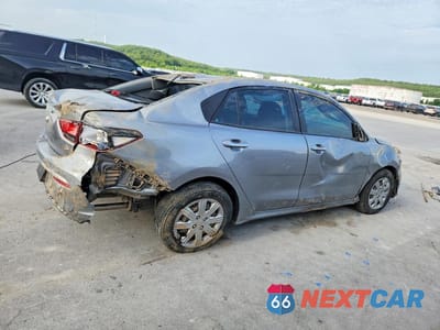 Trzecie zdjęcie samochodu z tyłu: 2021 KIA RIO S VIN:3KPA24AD2ME405734 - miniatura