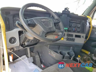 Zdjęcie 8 z 14 samochodu: 2022 FREIGHTLINER CASCADIA 116 SEMI TRUCK VIN:3AKJHPDV5NSNH9769 - miniatura