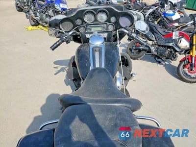 Zdjęcie 6 z 9 samochodu: 2012 HARLEY-DAVIDSON FLHTCU ULTRA CLASSIC ELECTRA GLIDE VIN:1HD1FCM18CB647812 - miniatura