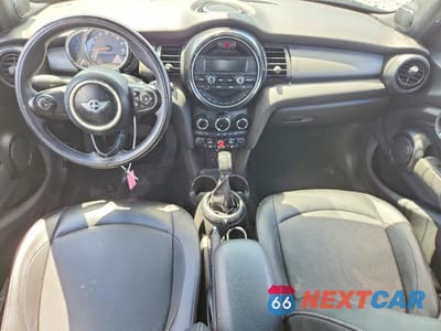Zdjęcie 8 z 12 samochodu: 2016 MINI COOPER VIN:WMWXU1C57G2D09012 - miniatura