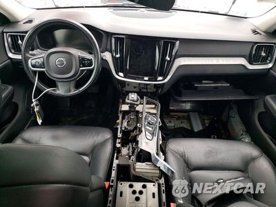 Zdjęcie 8 z 12 samochodu: 2021 VOLVO V60 CROSS COUNTRY T5 MOMENTUM VIN:YV4102WK5M1077338 - miniatura