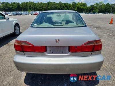 Zdjęcie 6 z 12 samochodu: 1999 HONDA ACCORD LX VIN:1HGCG5647XA084517 - miniatura