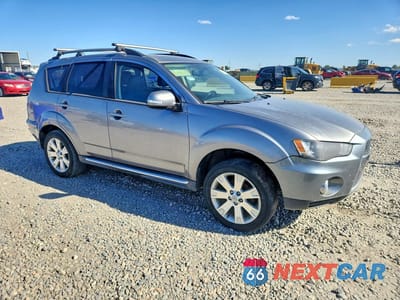 Czwarte zdjęcie samochodu z boku: 2013 MITSUBISHI OUTLANDER SE VIN:JA4AS3AW0DU003833 - miniatura