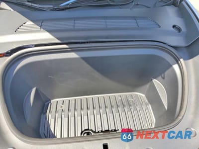Zdjęcie 11 z 12 samochodu: 2025 TESLA MODEL Y VIN:7SAYGDEE0SF281167 - miniatura