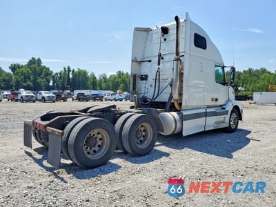 Trzecie zdjęcie samochodu z tyłu: 2005 VOLVO VN VNL VIN:4V4NC9GH35N374503 - miniatura