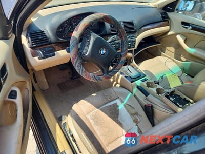 Zdjęcie 8 z 12 samochodu: 2004 BMW 325 I VIN:WBAEV33464KR28507 - miniatura