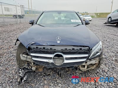 Piąte zdjęcie samochodu w środku: 2015 MERCEDES-BENZ C 300 4MATIC VIN:55SWF4KB5FU078989 - miniatura
