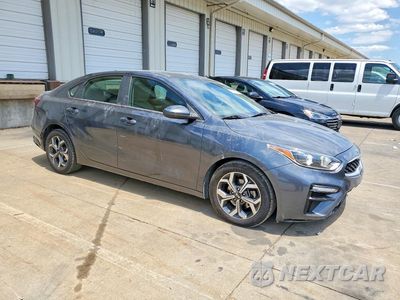 Czwarte zdjęcie samochodu z boku: 2019 KIA FORTE LXS VIN:3KPF24AD2KE136265 - miniatura