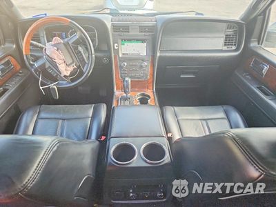 Zdjęcie 8 z 13 samochodu: 2017 LINCOLN NAVIGATOR L SELECT VIN:5LMJJ3HT1HEL05287 - miniatura