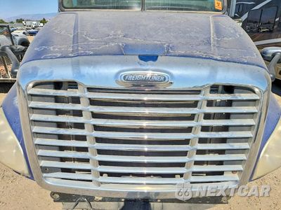 Zdjęcie 11 z 14 samochodu: 2014 FREIGHTLINER CASCADIA TRUCK CAB AND CHASSIS VIN:3AKJGLDV7ESFL8028 - miniatura