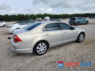Trzecie zdjęcie samochodu z tyłu: 2010 FORD FUSION SE VIN:3FAHP0HA0AR290873 - miniatura