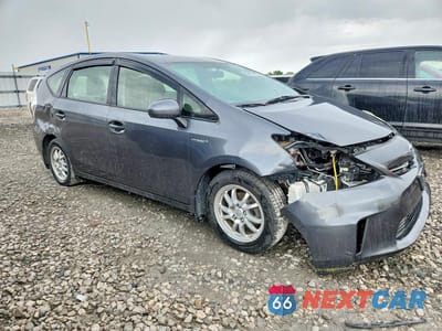 Czwarte zdjęcie samochodu z boku: 2013 TOYOTA PRIUS V THREE VIN:JTDZN3EU6D3258842 - miniatura