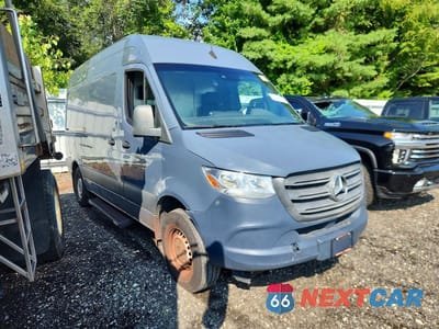 Czwarte zdjęcie samochodu z boku: 2019 MERCEDES-BENZ SPRINTER 2500/3500 VIN:WD4PF0CD9KP091118 - miniatura