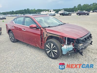 Czwarte zdjęcie samochodu z boku: 2020 NISSAN ALTIMA SV VIN:1N4BL4DW8LC167012 - miniatura