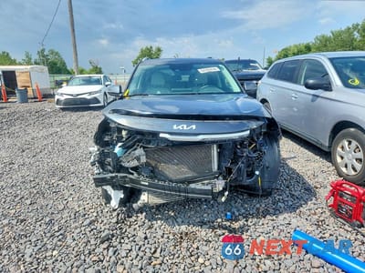 Piąte zdjęcie samochodu w środku: 2022 KIA SELTOS SX VIN:KNDETCA25N7307516 - miniatura