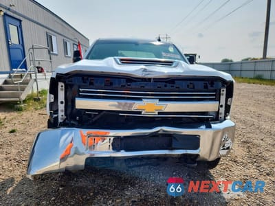 Piąte zdjęcie samochodu w środku: 2017 CHEVROLET SILVERADO K3500 VIN:1GC4KYCY7HF144116 - miniatura