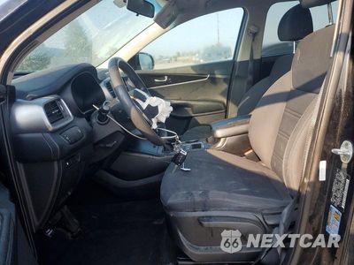 Zdjęcie 7 z 13 samochodu: 2019 KIA SORENTO L VIN:5XYPG4A31KG530906 - miniatura