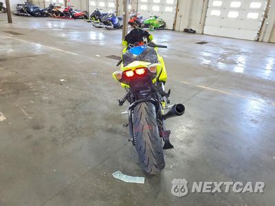 Czwarte zdjęcie samochodu z boku: 2014 SUZUKI GSX-R1000 VIN:JS1GT78A1E2101369 - miniatura