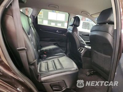 Zdjęcie 11 z 13 samochodu: 2016 KIA SORENTO EX VIN:5XYPHDA55GG104058 - miniatura