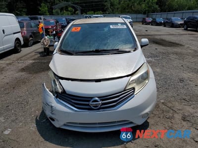 Piąte zdjęcie samochodu w środku: 2014 NISSAN VERSA NOTE SV VIN:3N1CE2CP3EL403146 - miniatura