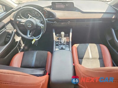 Zdjęcie 8 z 12 samochodu: 2024 MAZDA 3 CARBON TURBO VIN:3MZBPBXY3RM409239 - miniatura