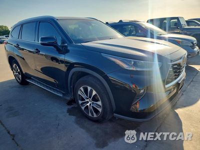 Czwarte zdjęcie samochodu z boku: 2021 TOYOTA HIGHLANDER XLE VIN:5TDGZRAH2MS081065 - miniatura
