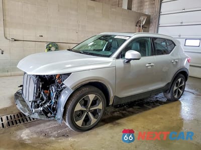 2025 VOLVO XC40 PLUS YV4L12UE8S2490266 - główne zdjęcie licytacji z USA - miniatura