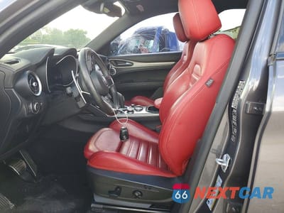 Zdjęcie 7 z 12 samochodu: 2024 ALFA ROMEO STELVIO TI VIN:ZASPAKBN9R7D75767 - miniatura