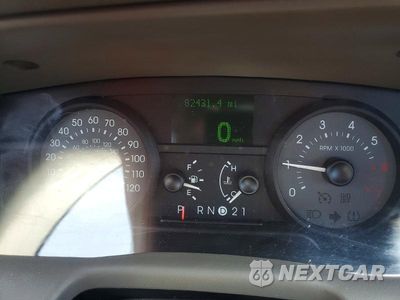 Zdjęcie 9 z 12 samochodu: 2007 MERCURY GRAND MARQUIS LS VIN:2MEFM75W17X616207 - miniatura
