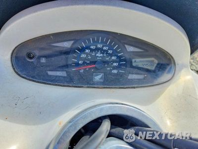 Zdjęcie 7 z 9 samochodu: 2011 HONDA PCX VIN:MLHJF2807B5001491 - miniatura