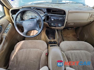Zdjęcie 8 z 12 samochodu: 1998 CHEVROLET BLAZER VIN:1GNCS13W3W2252004 - miniatura